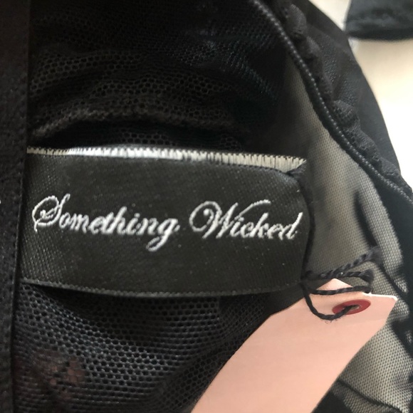 *BRAND NEW* Something Wicked ‘Annabel’ High Waist Peep Brief in noir - Picture 16 of 16